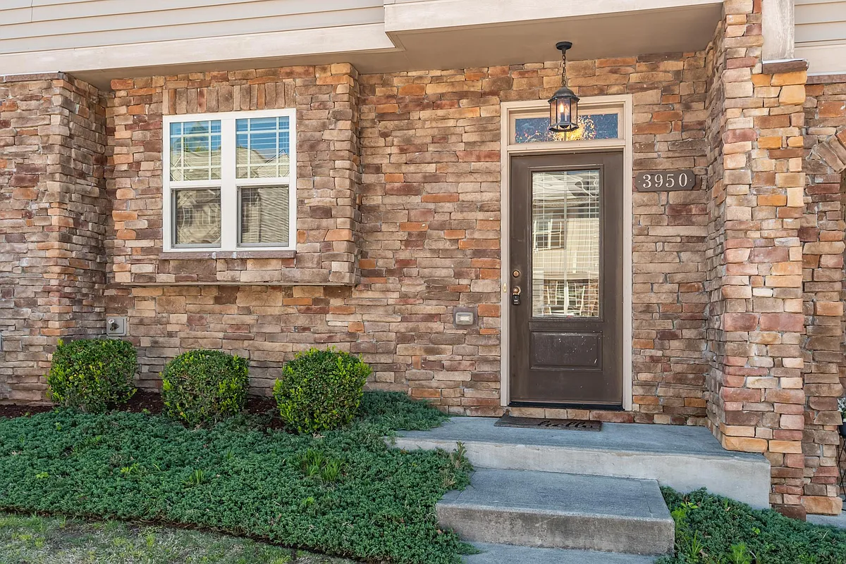 Building Photo - 3950 Amelia Park Dr