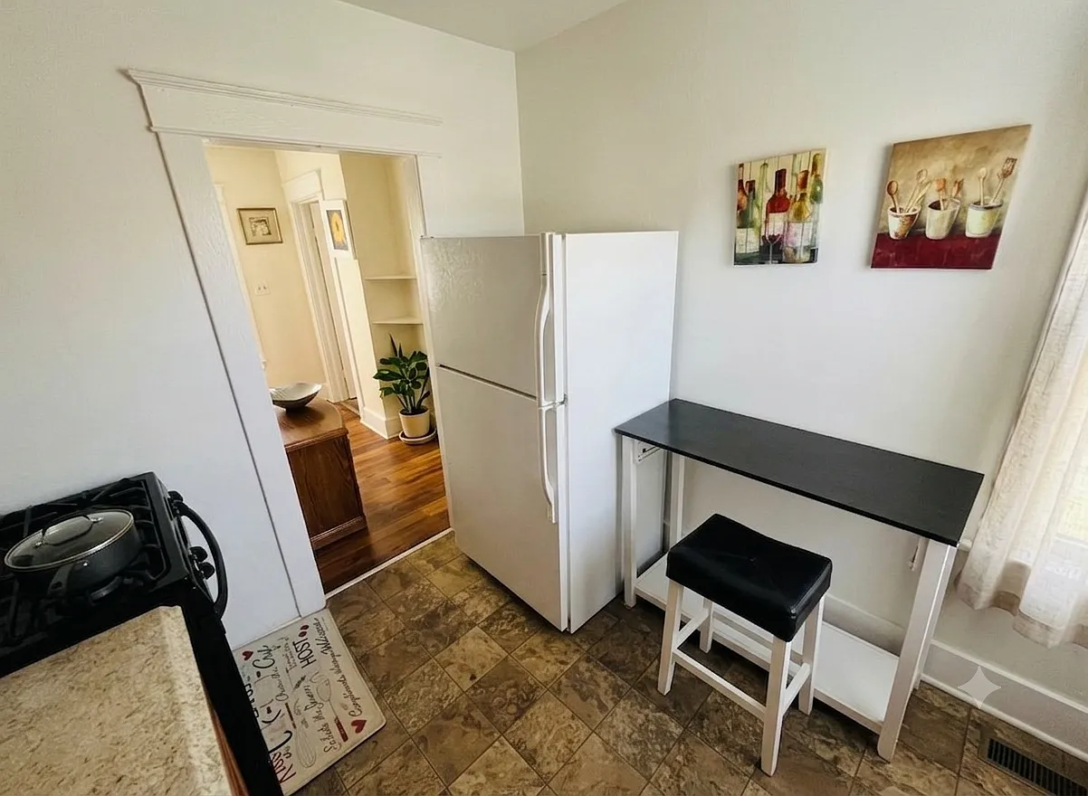 1 bed, 550 sqft, $1,950 — Photo 3