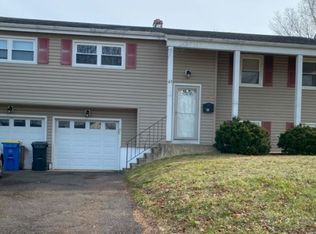 41 Hunt Rd, Somerset, NJ 08873