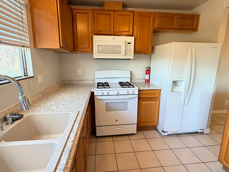 355 Parkview Ter #K4 — Photo 11