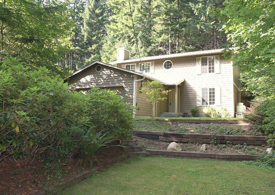 Beautifully maintained 2 story in quiet cul-de-sac