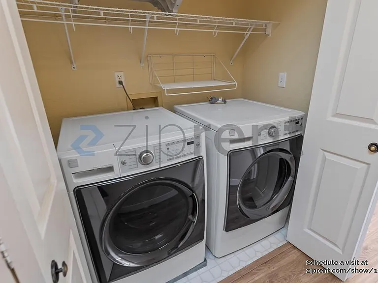 139 Concord Cir — Photo 15