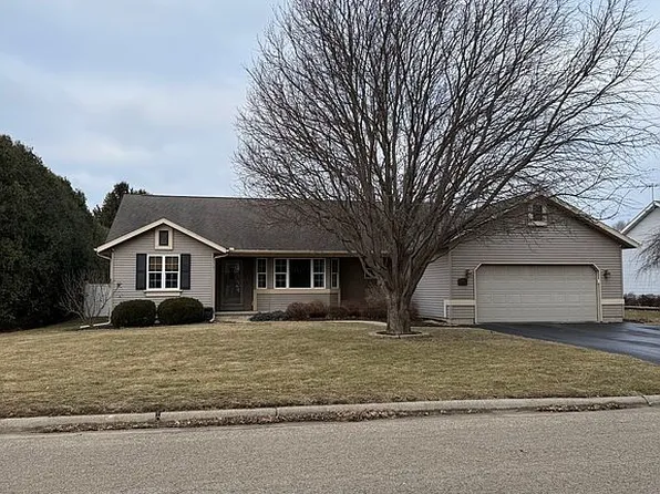 1104 Locust Dr, Rock Falls, IL 61071