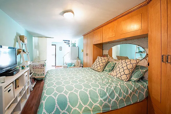 Sold by Keller Williams NYC | media 16