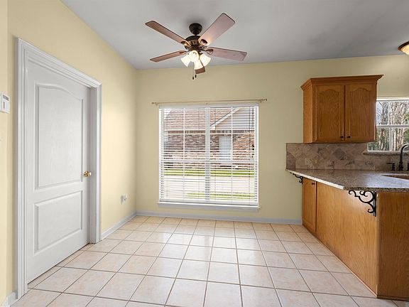 4th image of 14473 Lake Crossing Dr