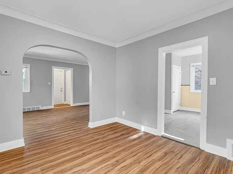 9503 Lakepointe St — Photo 9