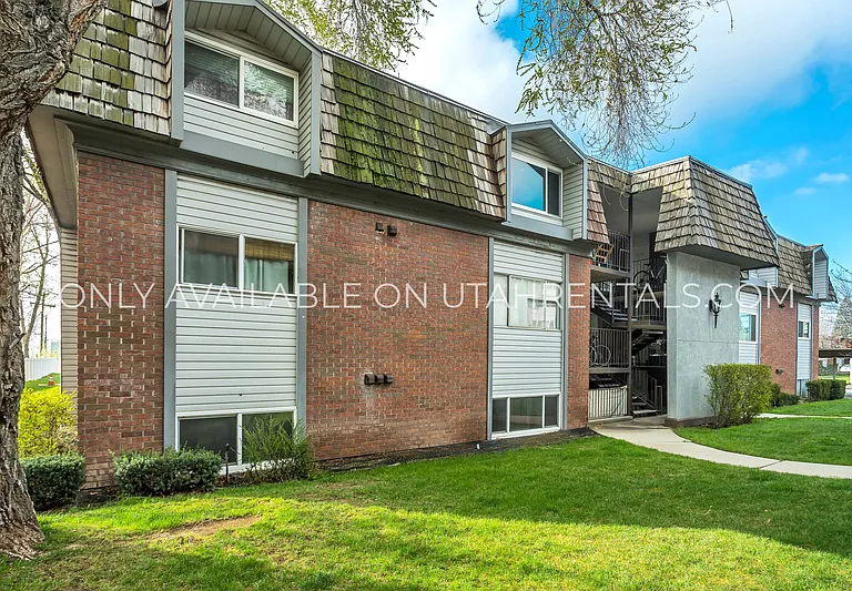 1660 Willowbrook Dr — Photo 16