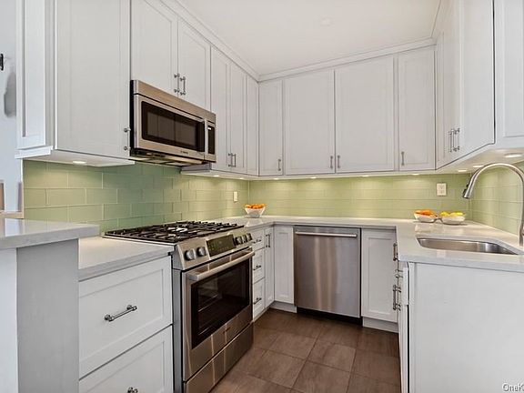 2nd image of 937 Union St #9B