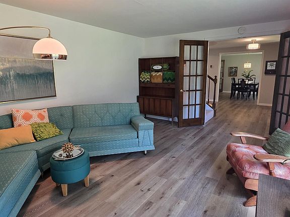 4th image of 2133 Beechmont Dr