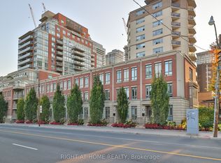 900 Mount Pleasant Rd #1407, Toronto, ON M4P3J9