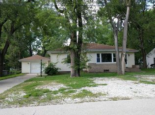 4221 S Fairview Dr, Peoria, IL