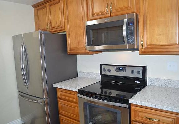 2nd image of 966 Sobrato Dr APT B