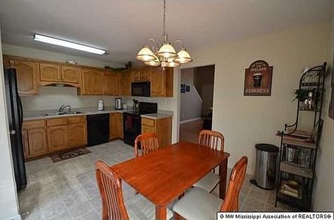 4th image of 9881 Tremont Dr