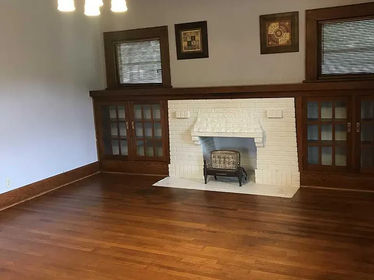 136 NW 20th St — Photo 3