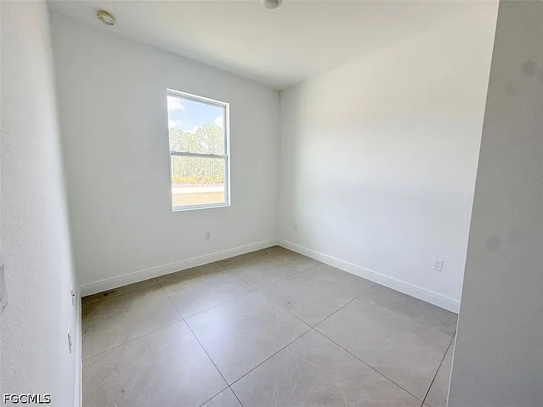 8753 Buckingham Rd — Photo 6