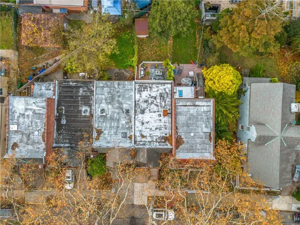 2724 East 27th Street image 28 of 34