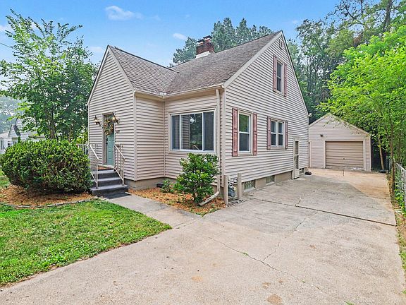 3rd image of 428 Pleasantview Dr