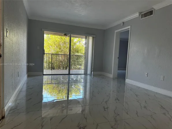 15241 SW 80th St APT 305, Miami, FL 33193