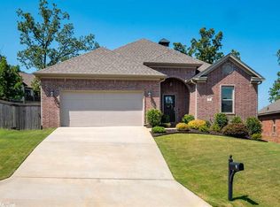 3 Commentry Dr, Little Rock, AR 72223