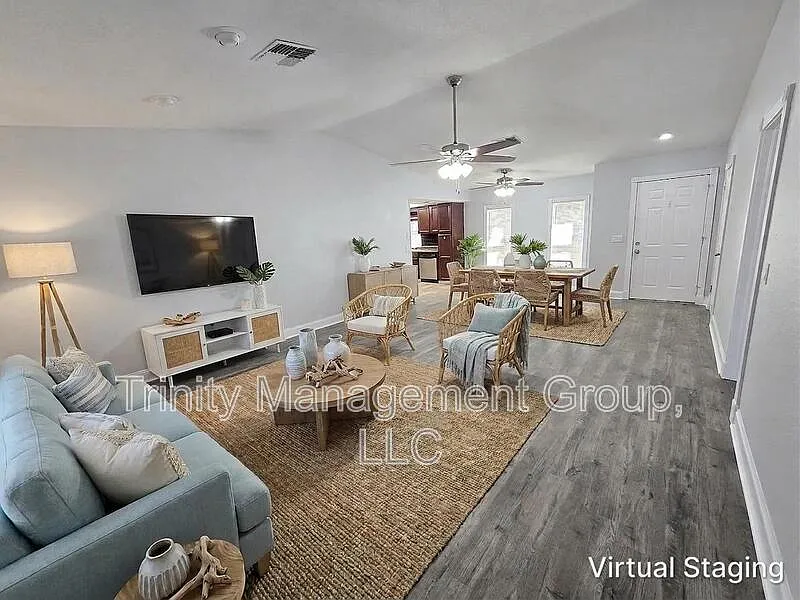 3 bed, 2.0 bath, 1502 sqft, $1,849 — Photo 3