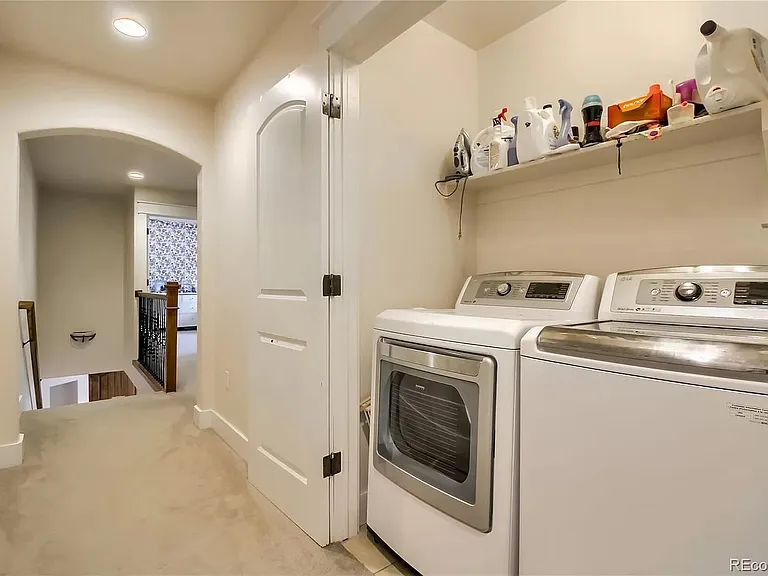 884 S Emerson St — Photo 23