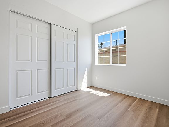 5th image of 11217 Lull St