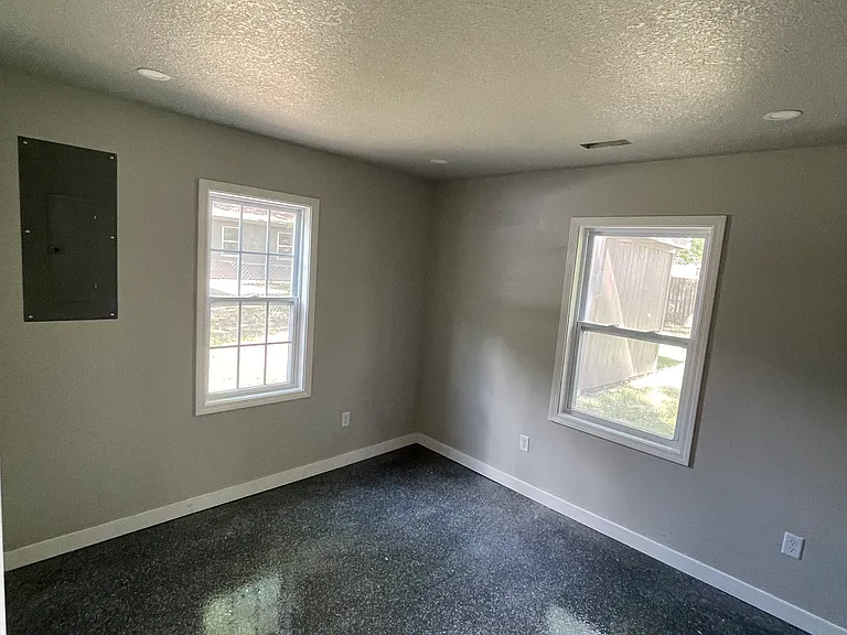 1526 Wedgewood Dr — Photo 8