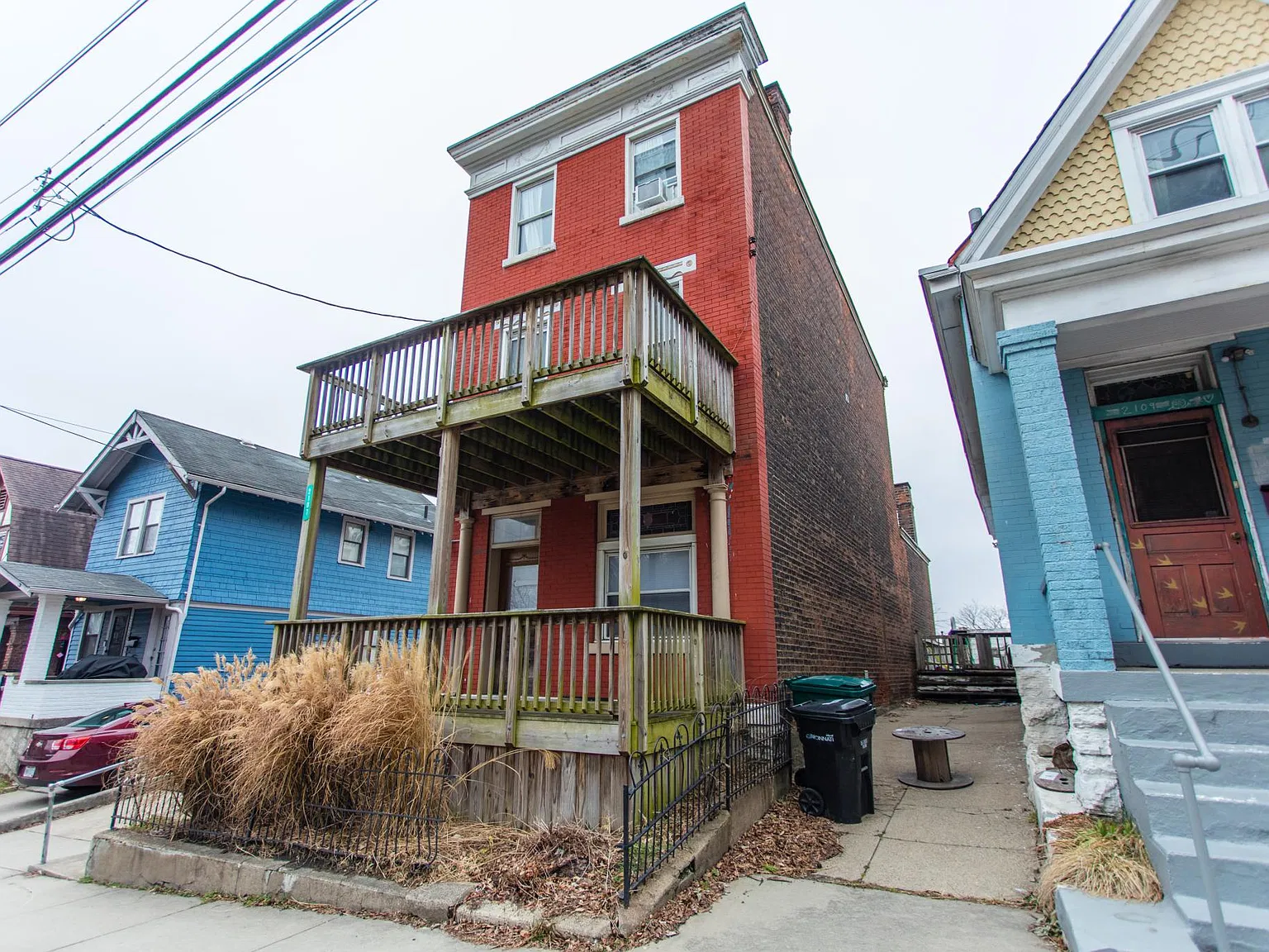 2107 W Clifton Ave — Photo 2