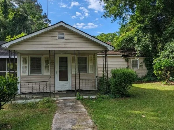 108 Leaf Ct, Whispering Pines, NC 28350