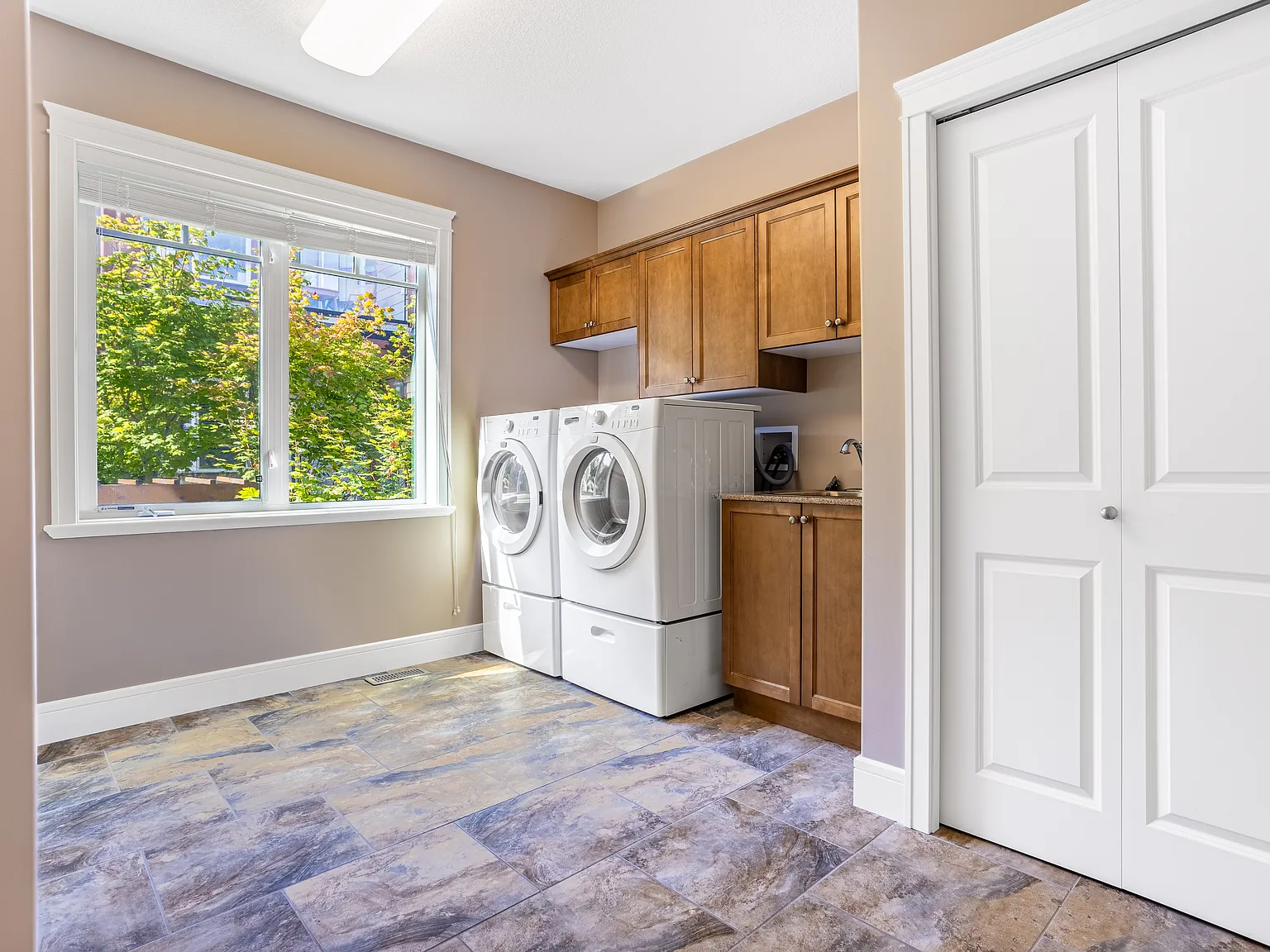 4730 Skyline Way — Photo 4