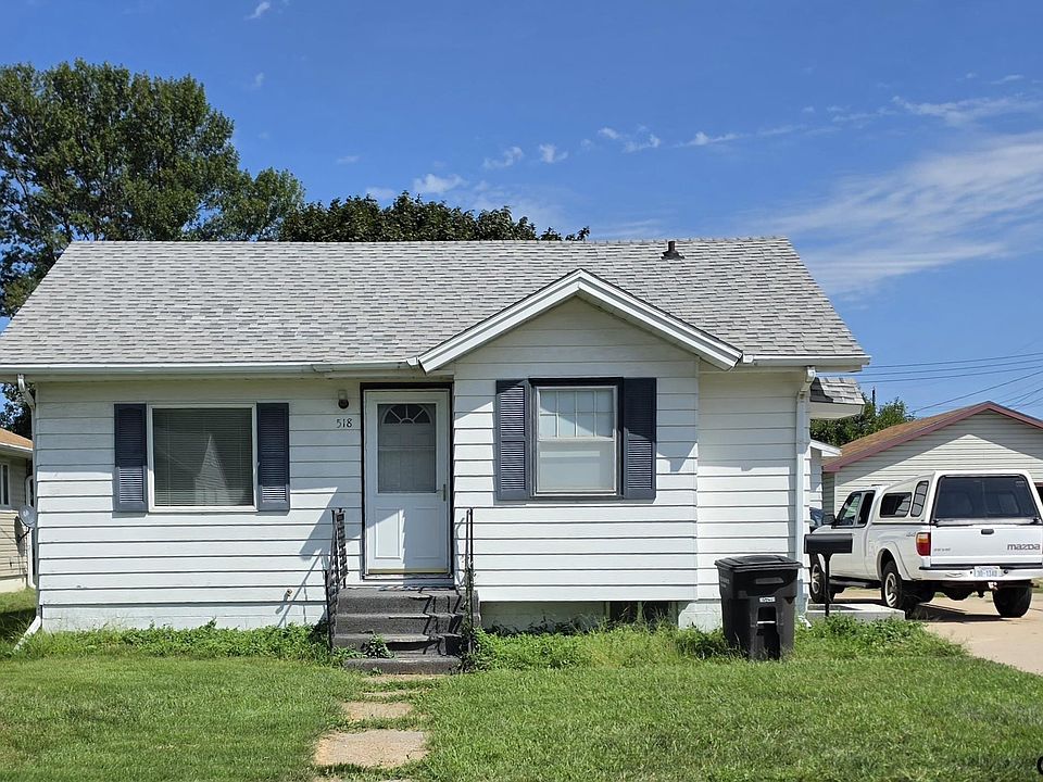 1st image of 518 N Center St
