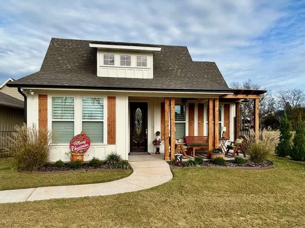 309 Westpark Ln, Granbury, TX 76049