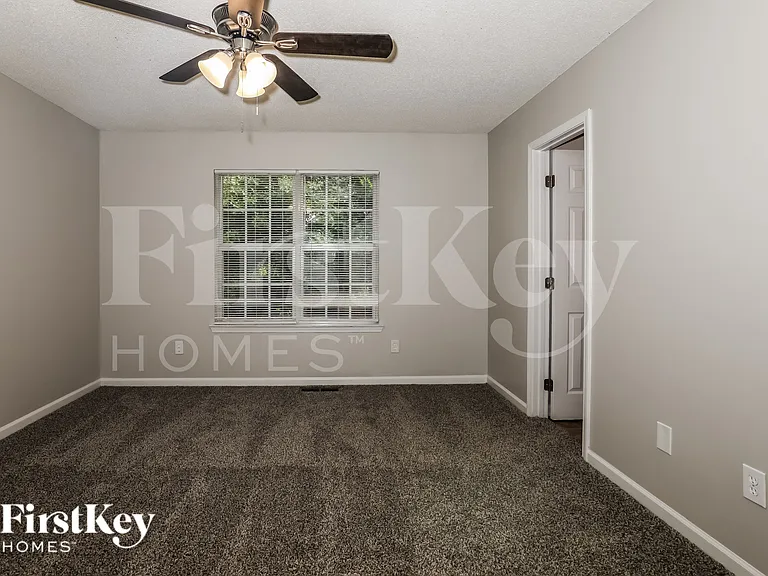 2411 Brianna Dr — Photo 9