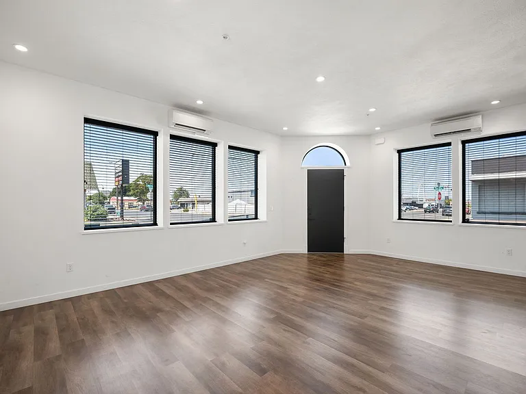 131 S Sherman St — Photo 30