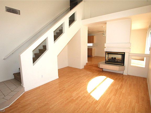 5th image of 8873 Cornwall Glen Ave