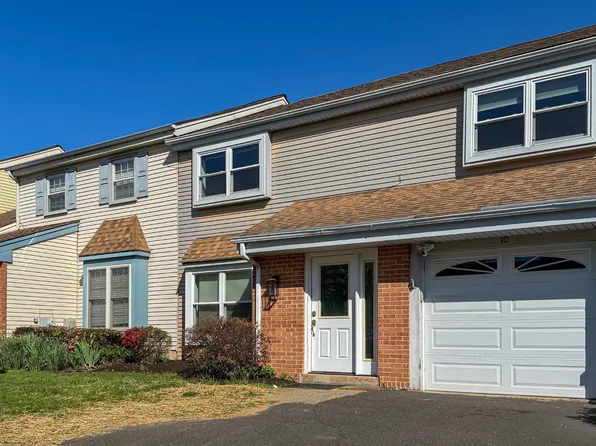 10 Cedarbrook Dr, Horsham, PA 19044