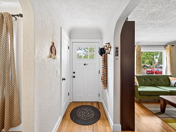 4th image of 466 NW 3rd Ave