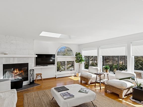 2nd image of 997 Springs Fireplace Rd