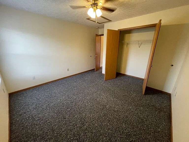 385 Grantland Dr — Photo 18