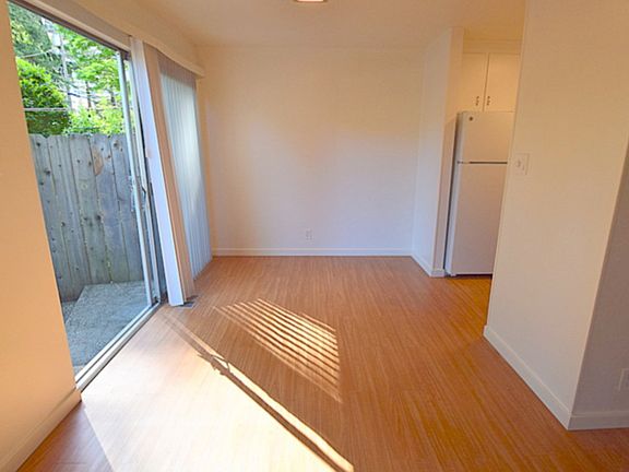 3rd image of 170 Miller Ave APT 9