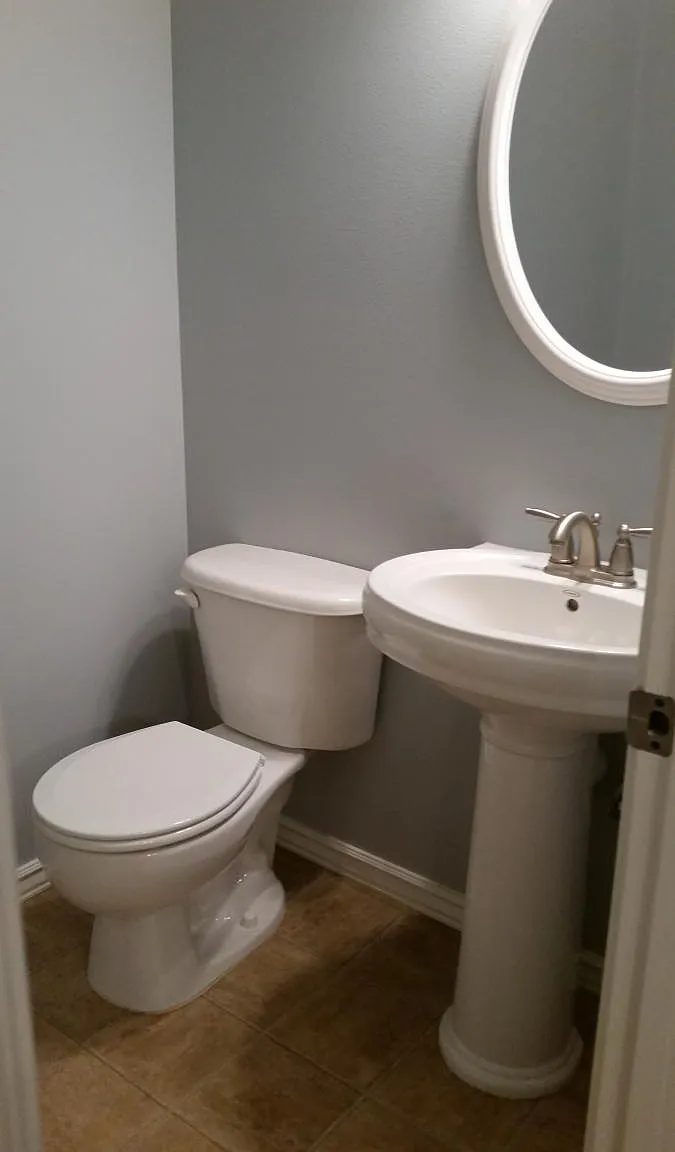 3 bed, 2.5 bath, 1445 sqft, $2,100 — Photo 4