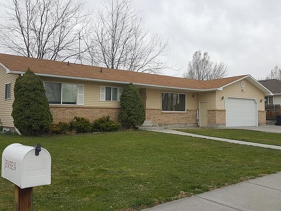 2nd image of 757 Aspen Ave