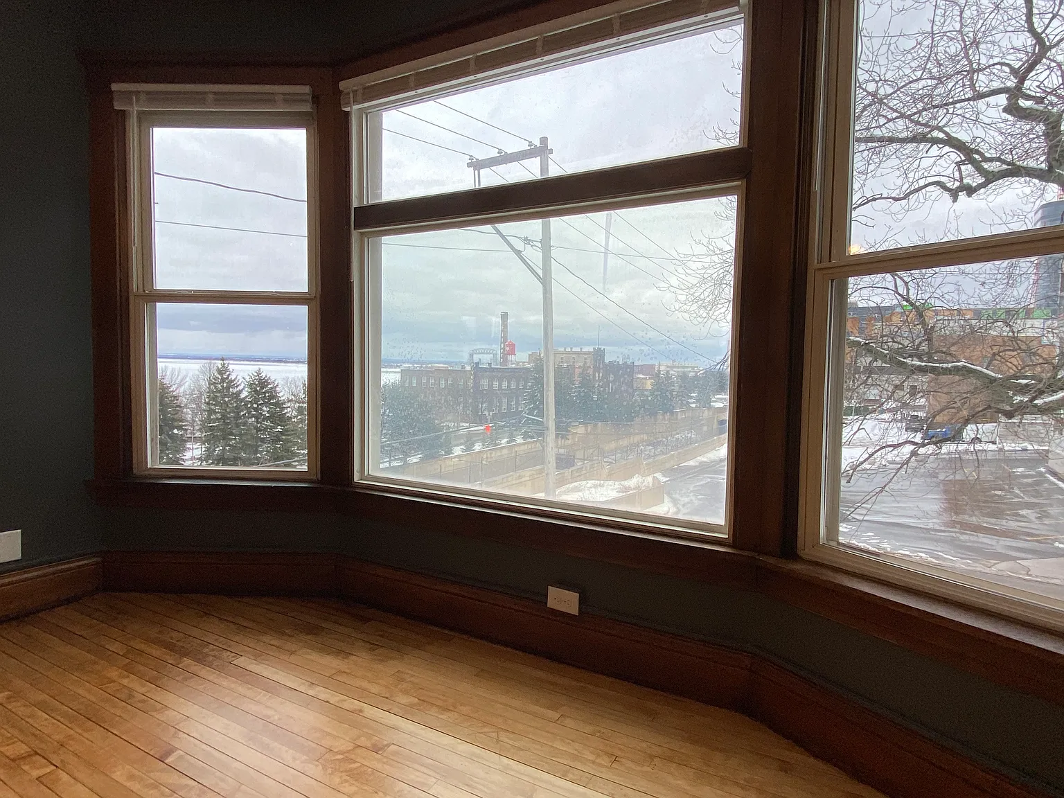 2 bed, 820 sqft, $1,775 — Photo 2