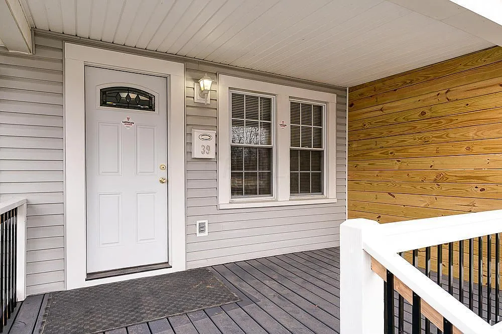 39 W Markison Ave — Photo 2