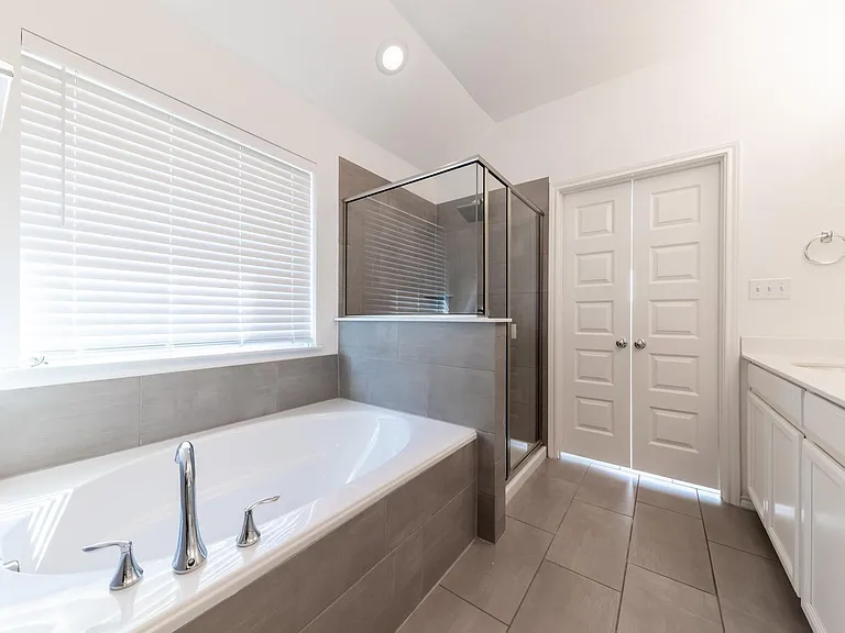 801 S San Marcos St — Photo 10