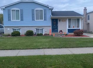 24145 Cottrell St, Clinton Township, MI 48035