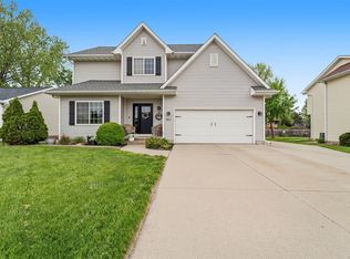 802 Edgewater Dr, Polk City, IA 50226