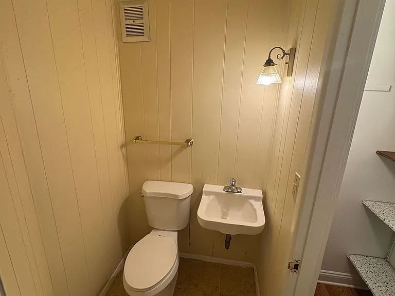 10 Olive St — Photo 13