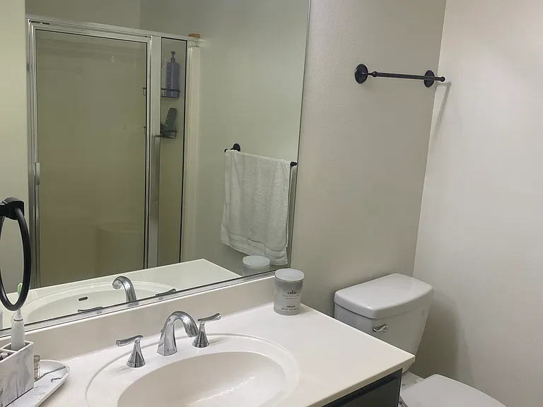 668 Peartree Ln — Photo 7