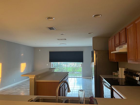 4th image of 2023 Searay Shore Dr